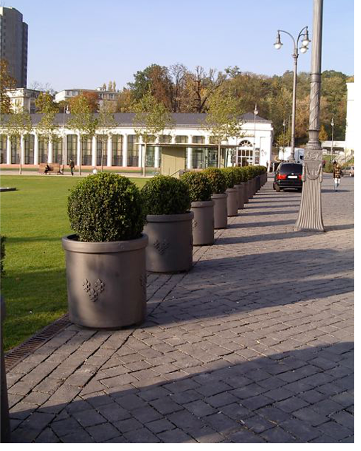 Blumenkbel rund in der Stadt Wiesbaden